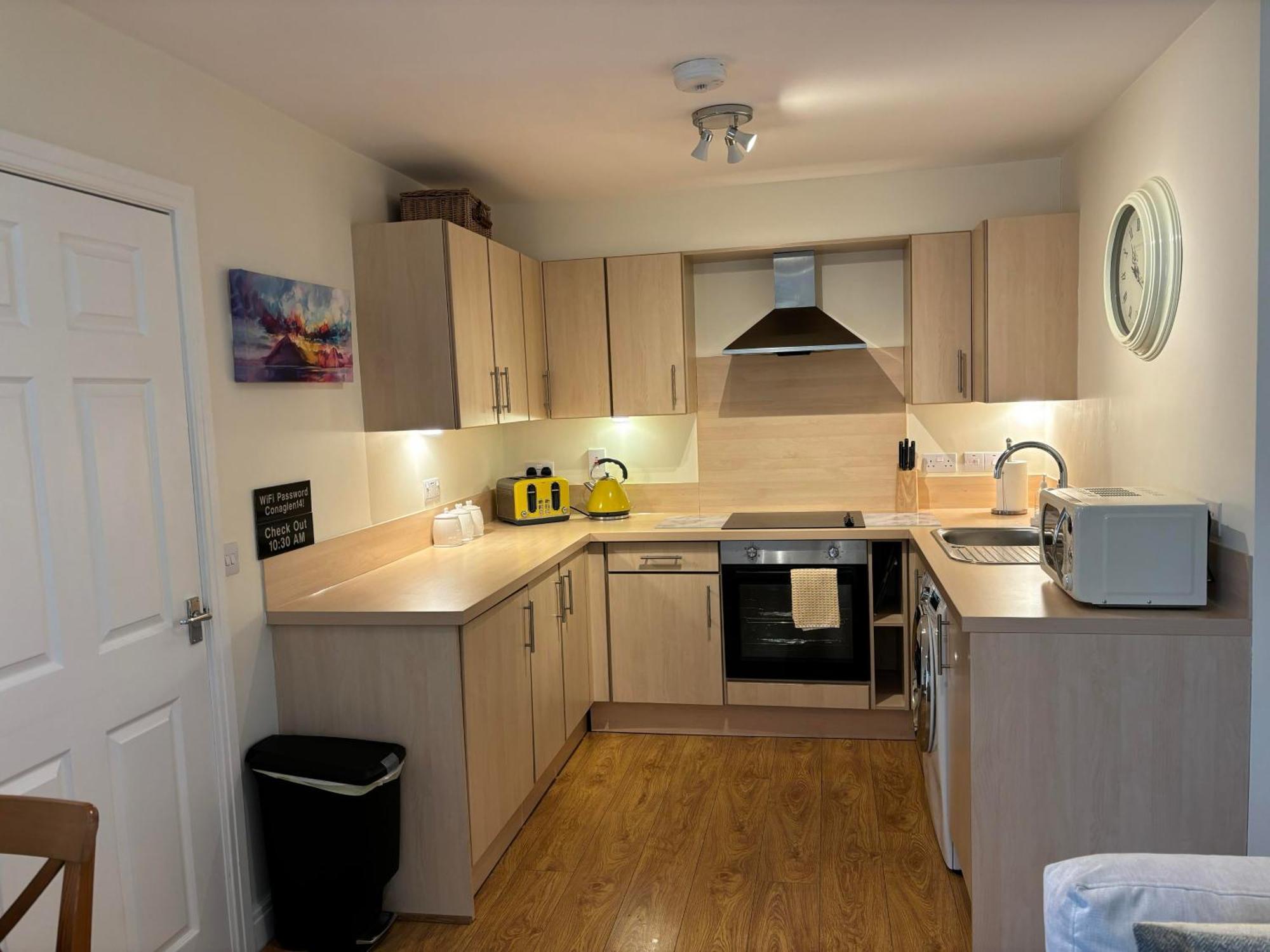 Conaglen, Glenloch View, Fort William 2-Bedroom Loch Side Flat מראה חיצוני תמונה