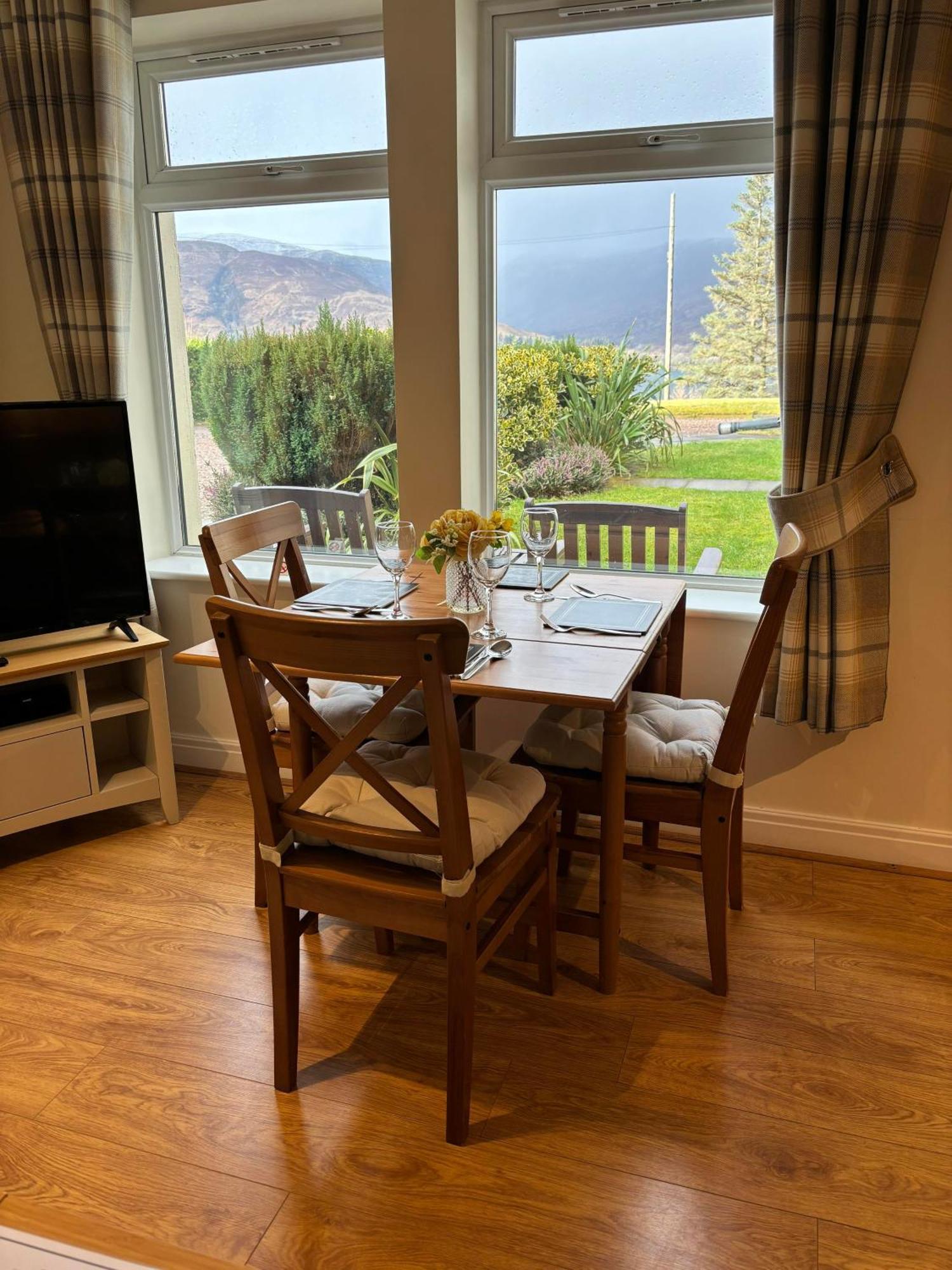 Conaglen, Glenloch View, Fort William 2-Bedroom Loch Side Flat מראה חיצוני תמונה
